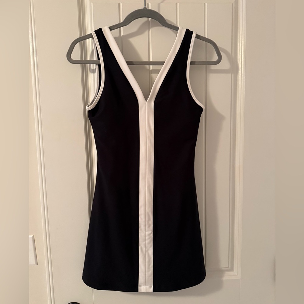 Abercrombie & Fitch Black and White V‑Neck Mini Dress
